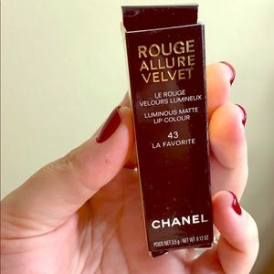 Chanel Rouge Allure Velvet #43 La Favorite